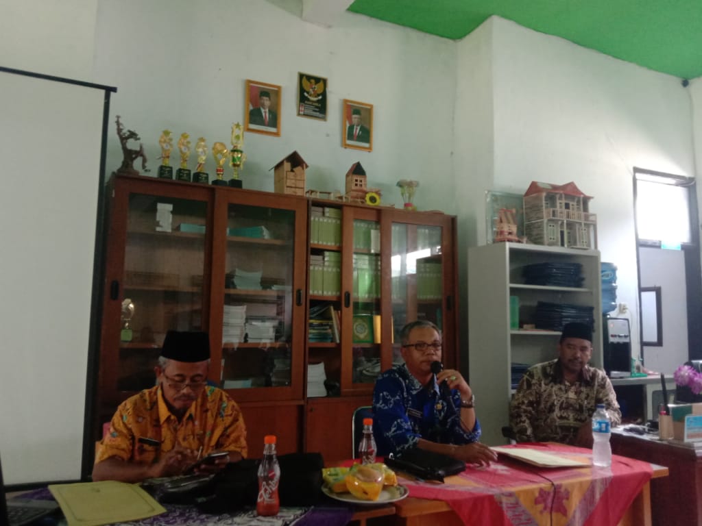Pembinaan Kompetensi Guru, oleh Kasie Kepengawasan Cabang Dinas Pendidikan Wilayah IX Provinsi Jawa Barat