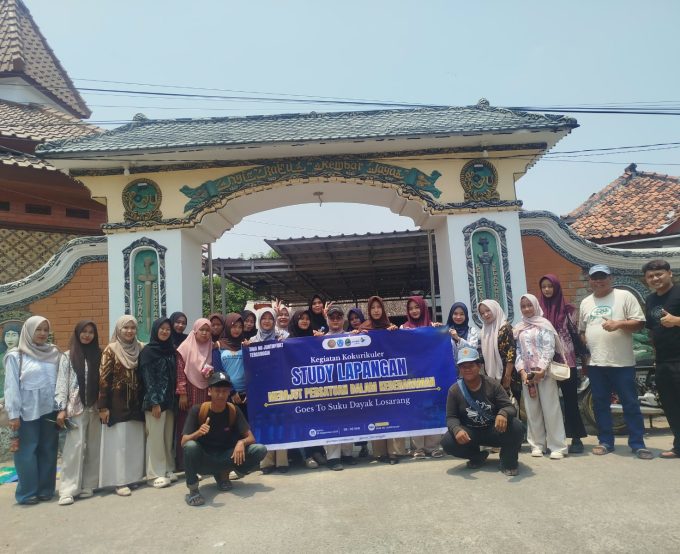 Siswa SMA NU Juntinyuat Laksanakan Study Kunjungan ke Dayak Losarang Indramayu